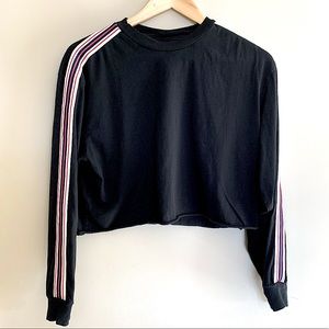 BOGO🔥 TNA Atmosphere Cropped Sweat Shirt Crewneck